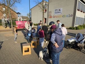 Coffee-Stop lud zum Klönen auf dem Schulhof ein